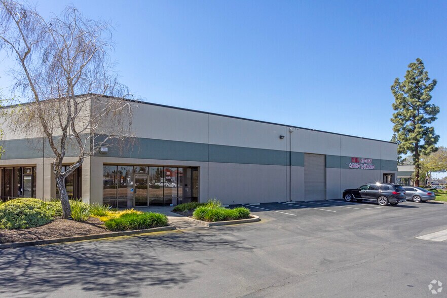4603 N Brawley Ave, Fresno, CA à louer - Photo du bâtiment - Image 3 de 14