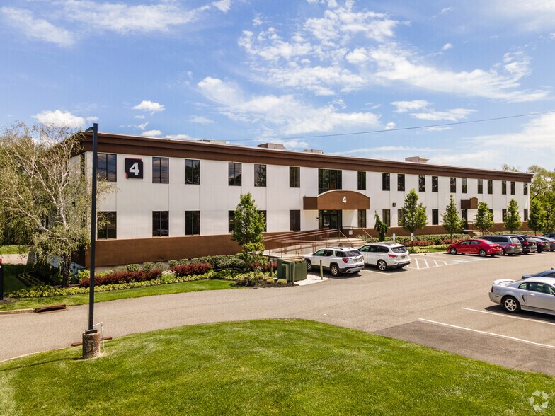 771 Cuthbert Rd, Cherry Hill, NJ à louer - Photo du bâtiment - Image 2 de 6