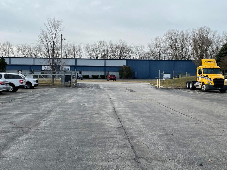 2024 E Birchwood, Cudahy, WI à louer - Photo du bâtiment - Image 2 de 16