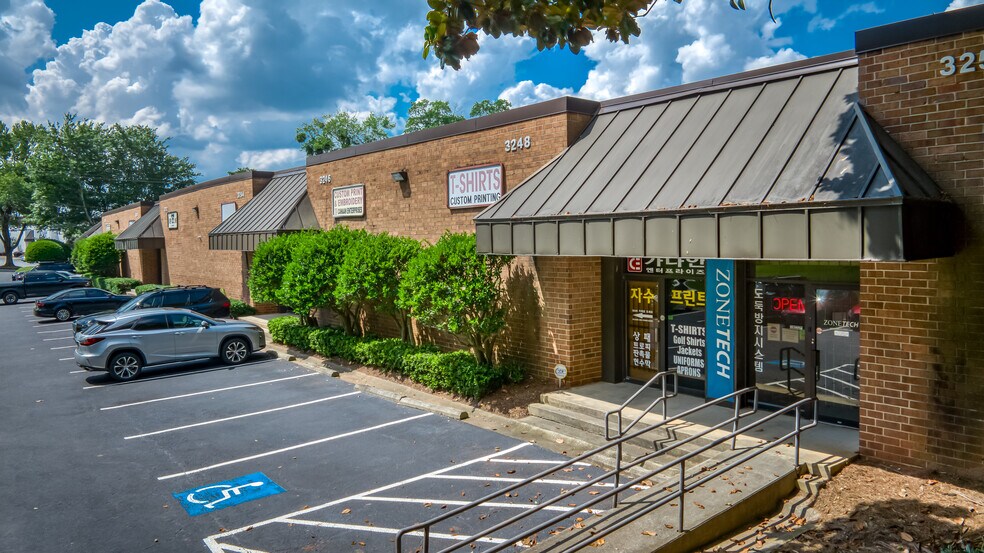 3238-3250 Oakcliff Industrial St, Doraville, GA à louer - Photo du bâtiment - Image 2 de 5