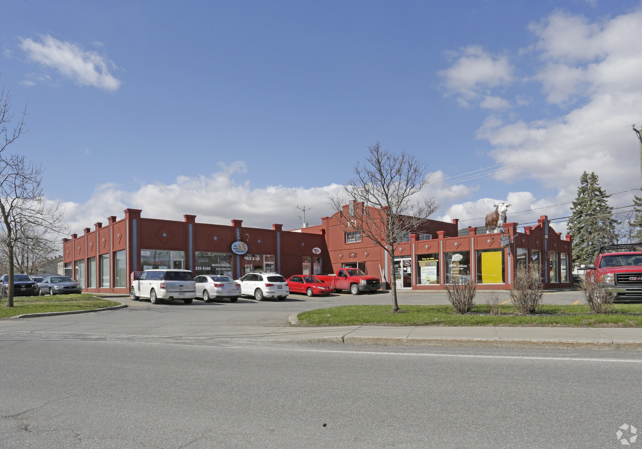 171 Rue Saint-Pierre, Saint-Constant, QC for sale Primary Photo- Image 1 of 1