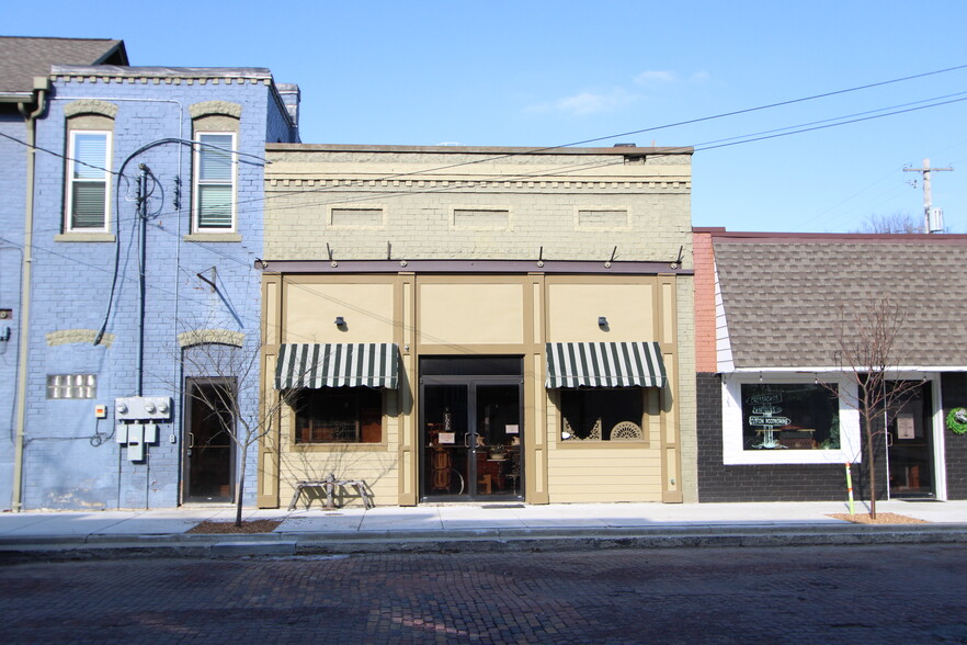 101 N Main St, Kirklin, IN à vendre - Photo du bâtiment - Image 1 de 1