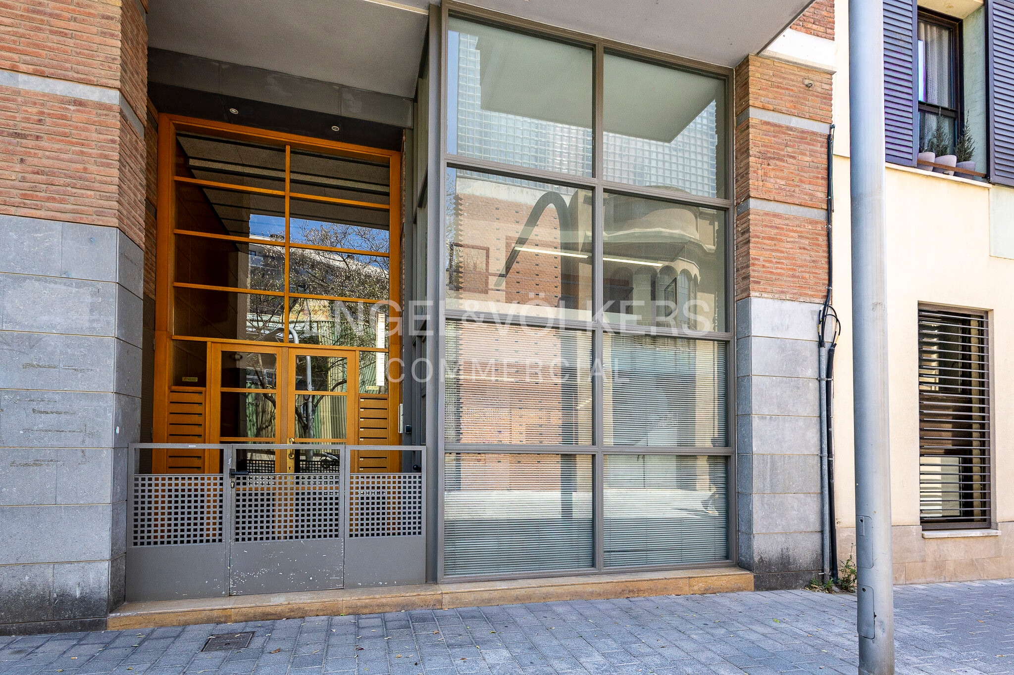Bureau/Commerce de détail dans Barcelone, Barcelona à louer Photo principale- Image 1 de 2