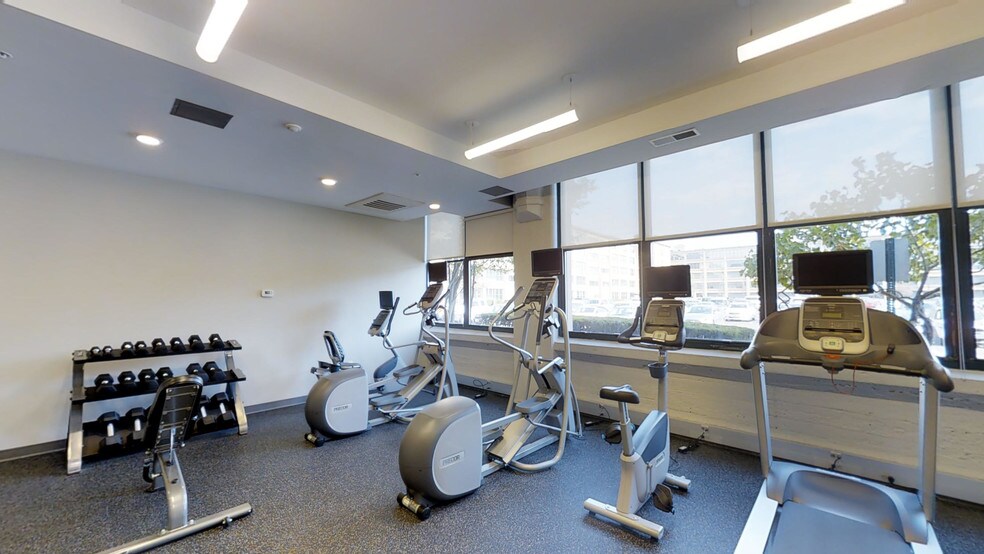 3 Sundial Ave, Manchester, NH for sale - Matterport 3D Scan - Image 3 of 62