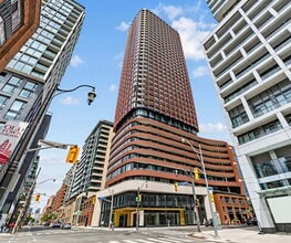 33 Sherbourne St, Toronto, ON à louer Photo du bâtiment- Image 2 de 13
