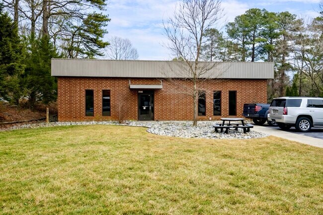 Plus de détails pour 8621 Barefoot Industrial Rd, Raleigh, NC - Industriel à louer