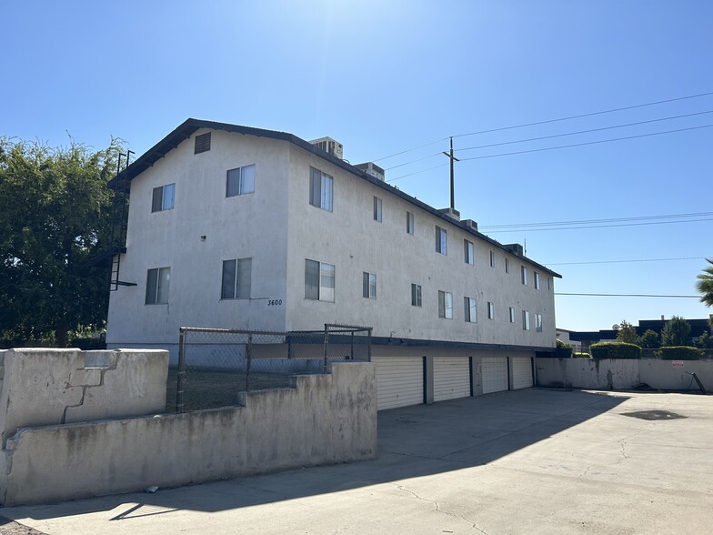 3600 Panama Ln, Bakersfield, CA for sale - Primary Photo - Image 1 of 7