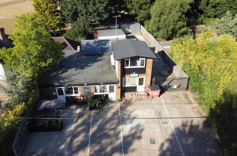 Merle Common Rd, Oxted à vendre - Photo du bâtiment - Image 2 de 14