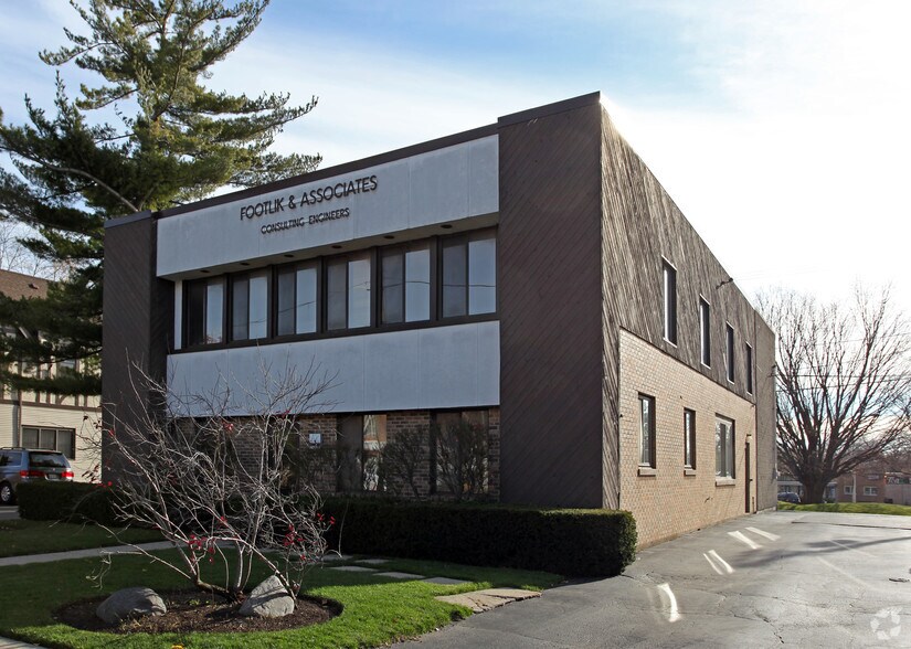 2521 Gross Point Rd, Evanston, IL à louer - Photo du bâtiment - Image 1 de 6