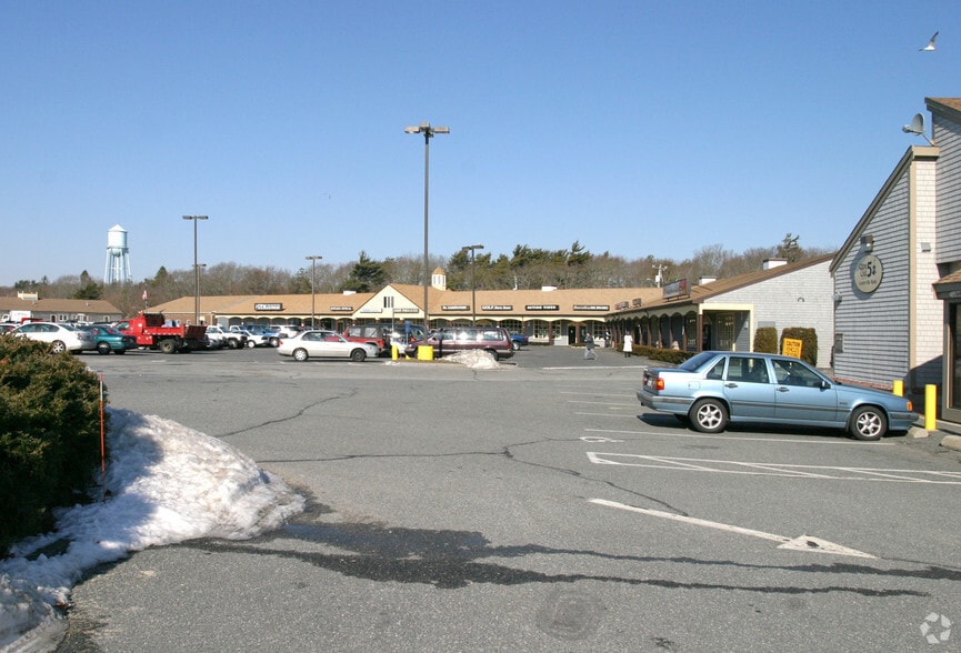 1638-1662 Falmouth Rd, Centerville, MA for lease - Building Photo - Image 2 of 12