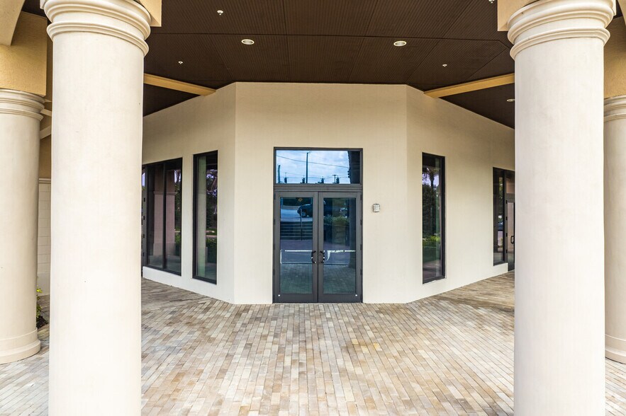 6350 Griffin Rd, Davie, FL à louer - Photo du bâtiment - Image 2 de 5