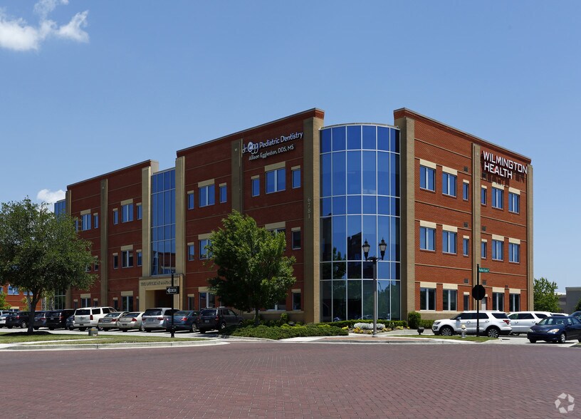 6781 Parker Farm Dr, Wilmington, NC à louer - Photo du bâtiment - Image 3 de 5