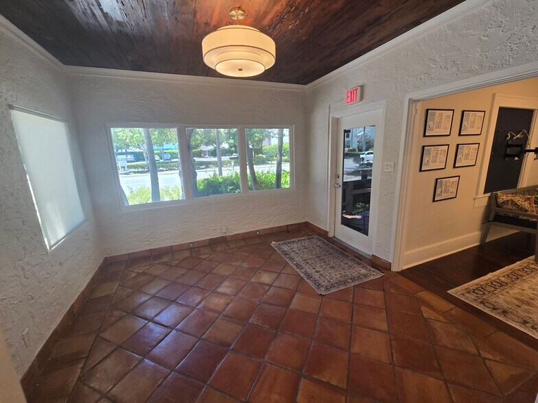 265 NE 5th Ave, Delray Beach, FL à louer - Photo intérieure - Image 2 de 16