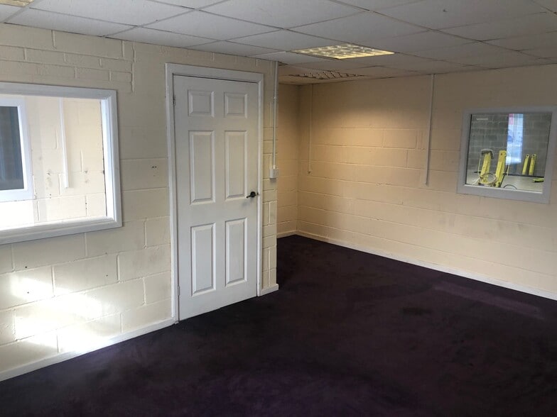 Ty Coch Way, Cwmbran for lease - Building Photo - Image 3 of 6