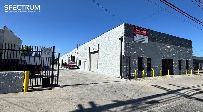 Plus de détails pour 14538-14540 Keswick St, Van Nuys, CA - Industriel à louer