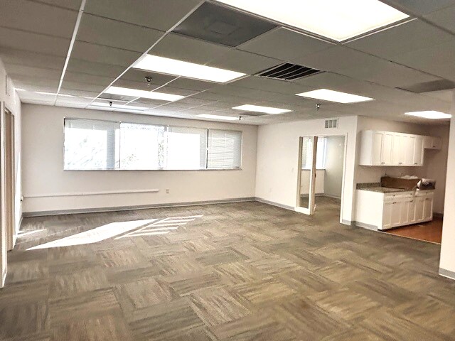 7800 66th St N, Pinellas Park, FL à louer - Photo du bâtiment - Image 3 de 6