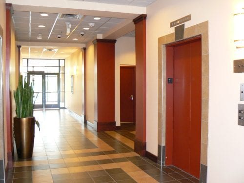 6120 Earle Brown Dr, Brooklyn Center, MN à louer - Photo intérieure - Image 2 de 5