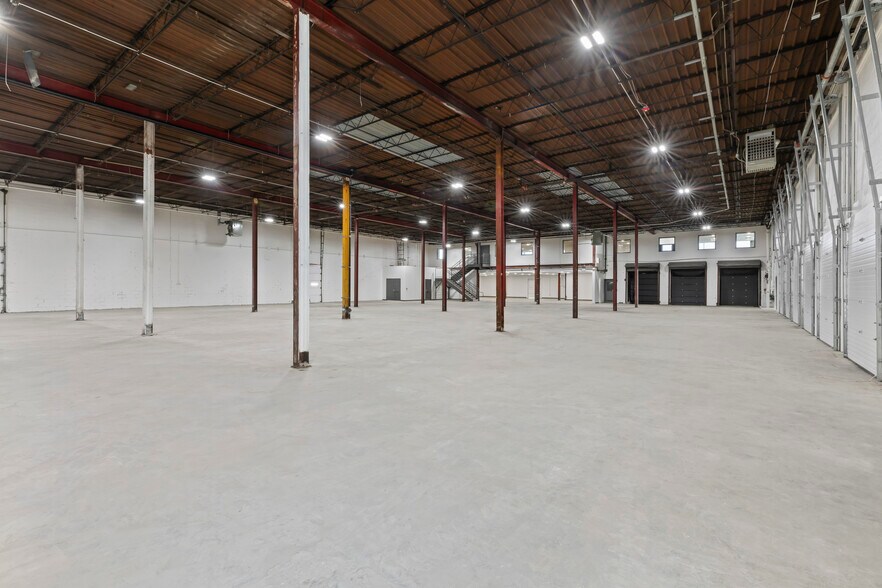 210 Beacham St, Everett, MA à louer - Photo du bâtiment - Image 3 de 8