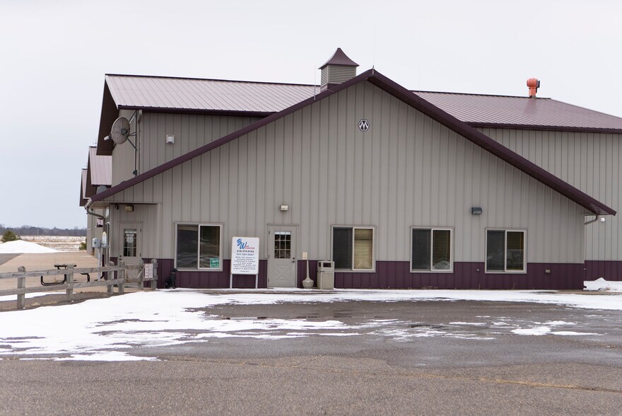 24226 Lone Pine Rd, Hinckley, MN à vendre - Photo du bâtiment - Image 2 de 41