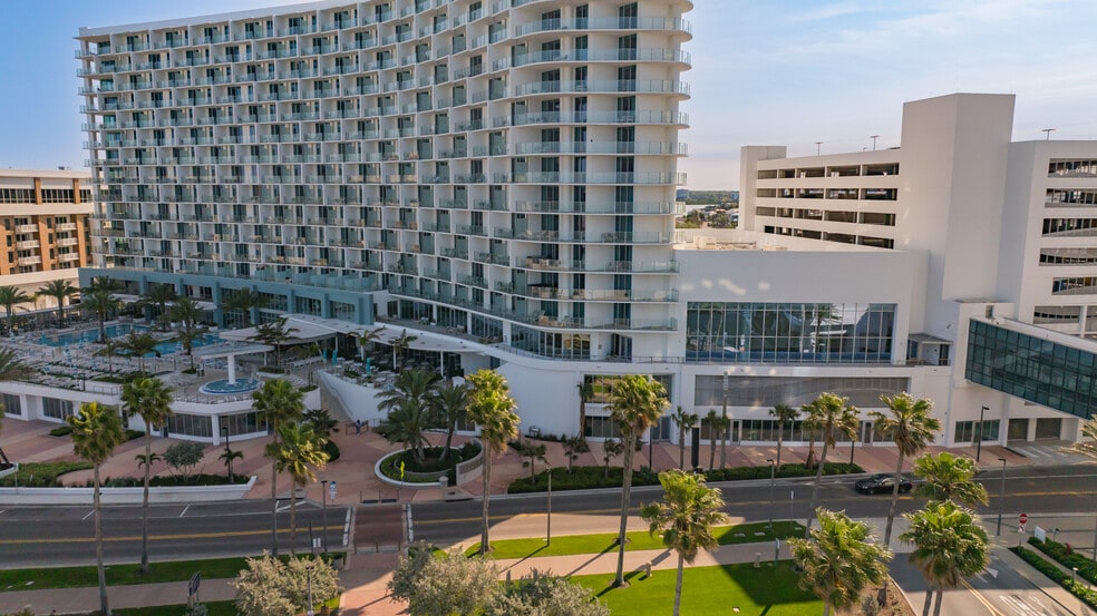 400 Coronado Dr, Clearwater Beach, FL for lease - Building Photo - Image 3 of 24