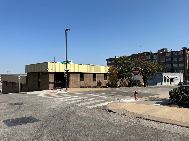 7th Street Portfolio portefeuille de 2 propriétés à vendre sur LoopNet.ca - Photo du bâtiment - Image 1 de 4