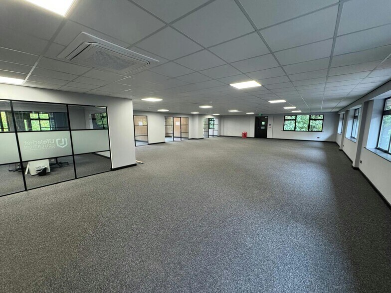 Pontefract Rd, Barnsley à louer - Photo du bâtiment - Image 3 de 16