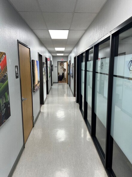 3124 Wichita Ct, Fort Worth, TX for sale - Interior Photo - Image 2 of 9