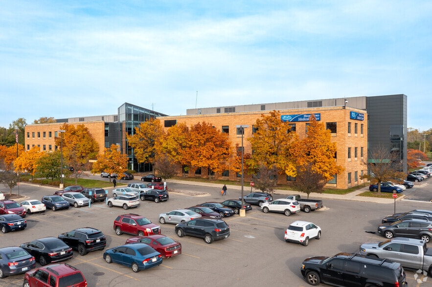 7800 W Outer Dr, Detroit, MI for lease - Building Photo - Image 1 of 14