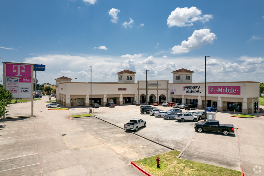 11939 Eastex Fwy, Houston, TX for lease - Primary Photo - Image 1 of 4