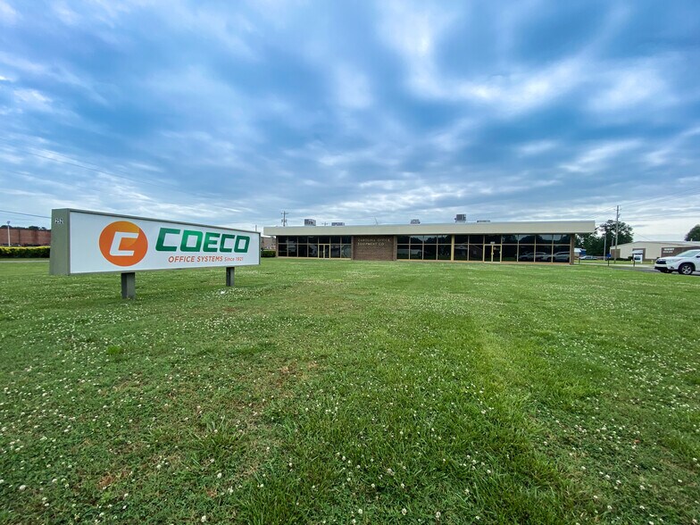 2521 N Church St, Rocky Mount, NC à louer - Photo principale - Image 2 de 13