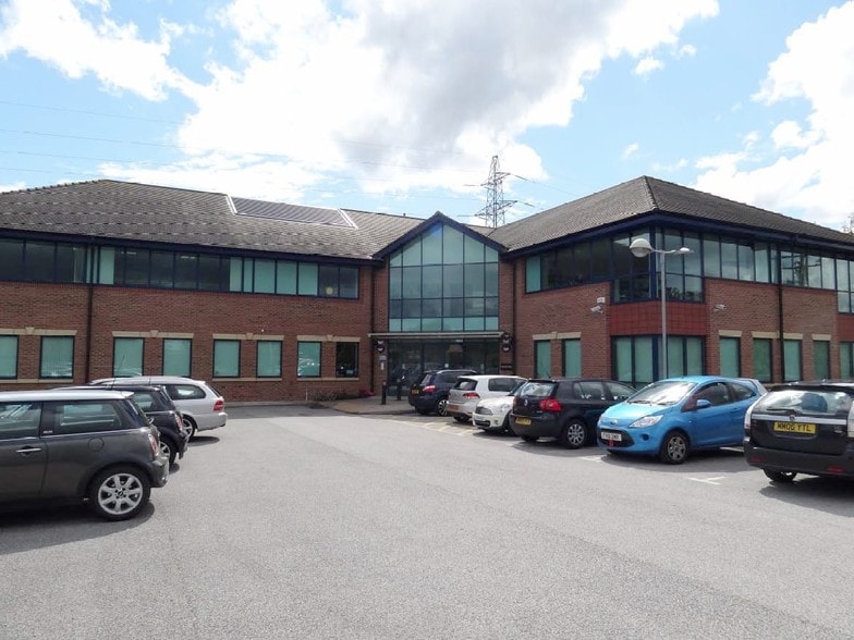 St Davids Park, Deeside à louer - Photo du bâtiment - Image 3 de 4