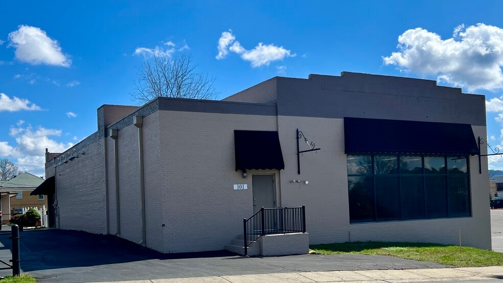 111 W King St, Kings Mountain, NC for lease - Building Photo - Image 2 of 11