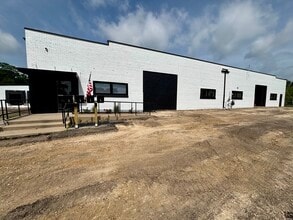315 N 9th St, St Charles, IL for lease Building Photo- Image 2 of 6