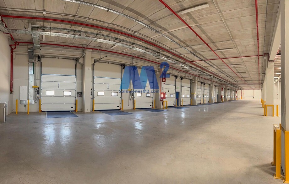 Calle de los Gavilanes Glorieta, 7, Getafe, Madrid for lease - Primary Photo - Image 1 of 6
