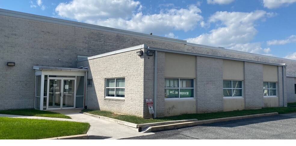 16 Stenerson Ln, Cockeysville, MD for lease - Building Photo - Image 1 of 3