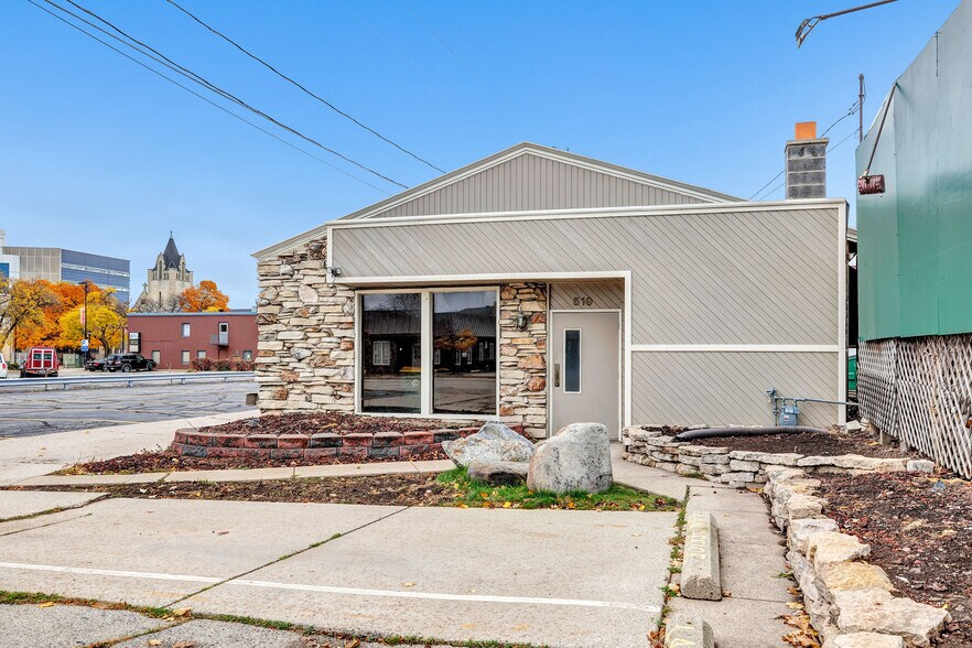 519 E Walnut St, Green Bay, WI à vendre - Photo principale - Image 1 de 19