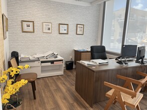 2895 Collins Ave, Miami Beach, FL for lease Interior Photo- Image 1 of 6