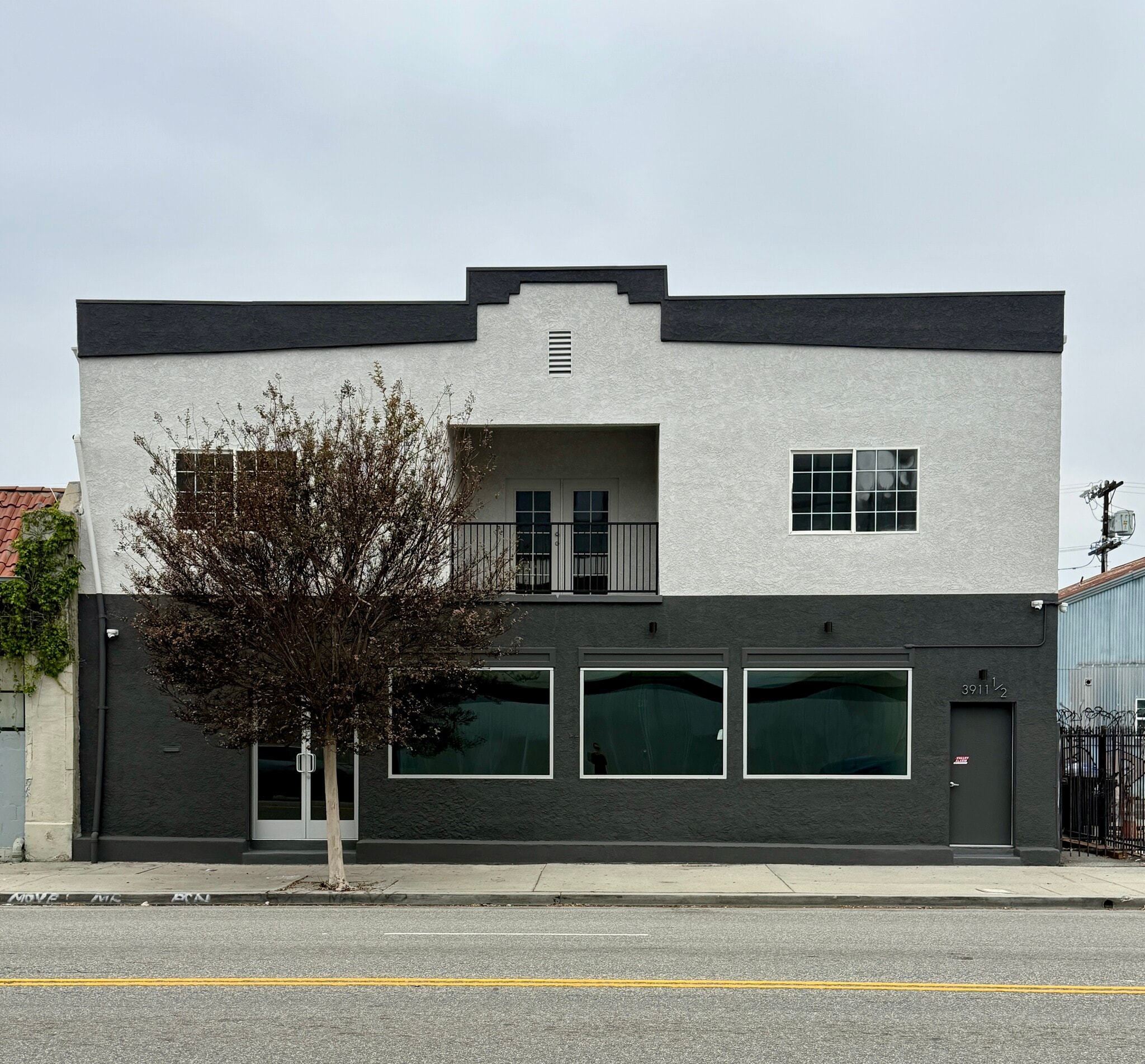 3911 W Jefferson Blvd, Los Angeles, CA for lease Primary Photo- Image 1 of 3