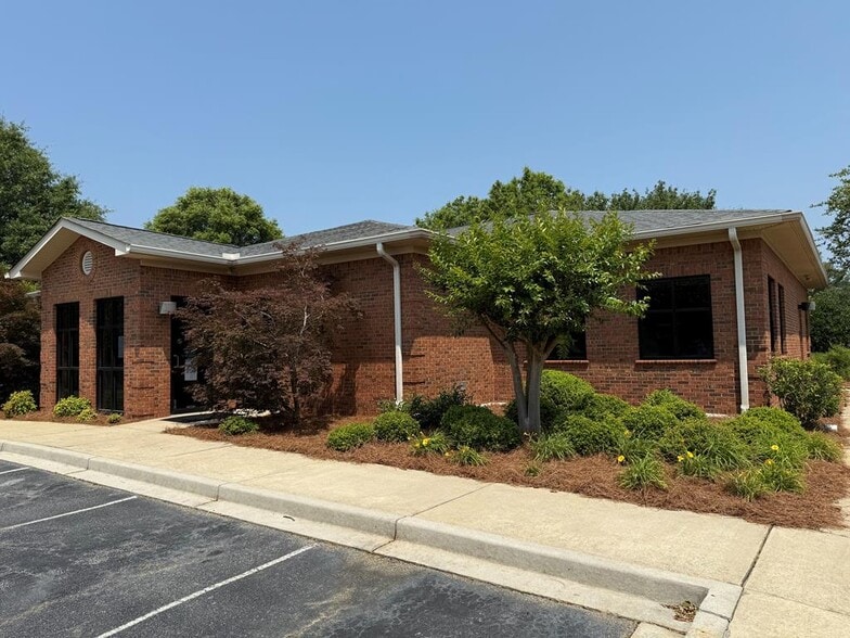 202 Overland Dr, Greenwood, SC à vendre - Photo du bâtiment - Image 2 de 35