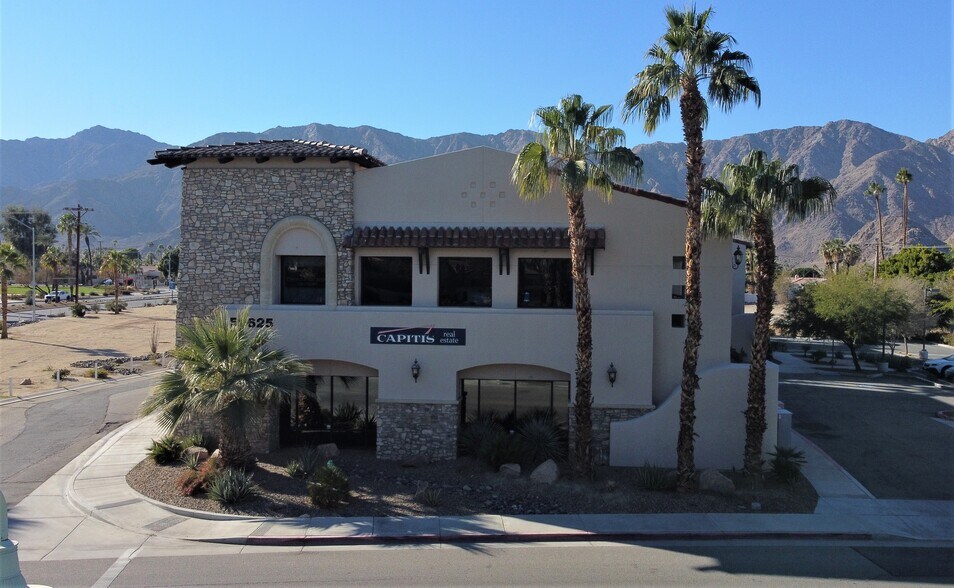 51625 Desert Club Dr, La Quinta, CA à louer - Photo du bâtiment - Image 2 de 6