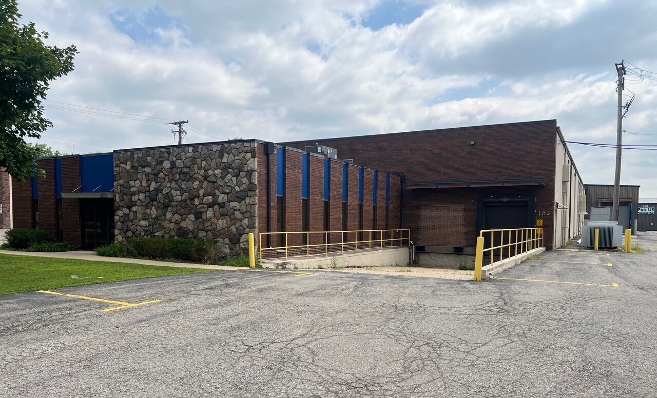 8464 Ronda Dr, Canton, MI à vendre Photo principale- Image 1 de 9