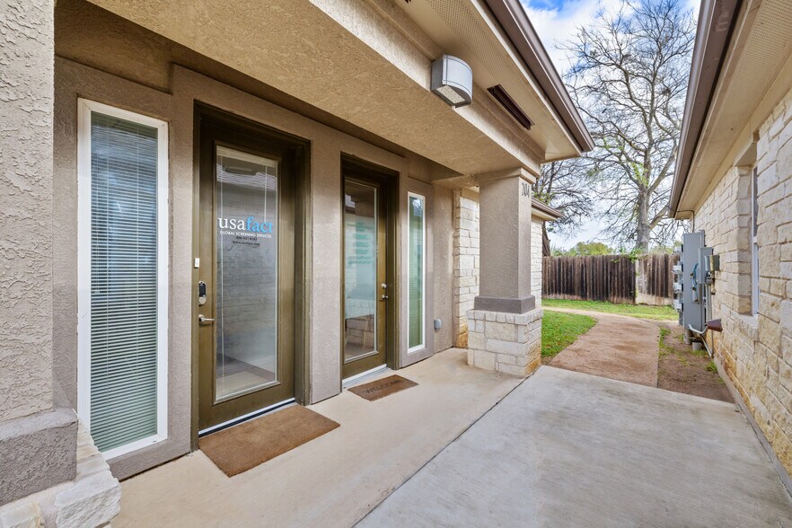 1508 Dessau Ridge Ln, Austin, TX à vendre - Photo du bâtiment - Image 3 de 15