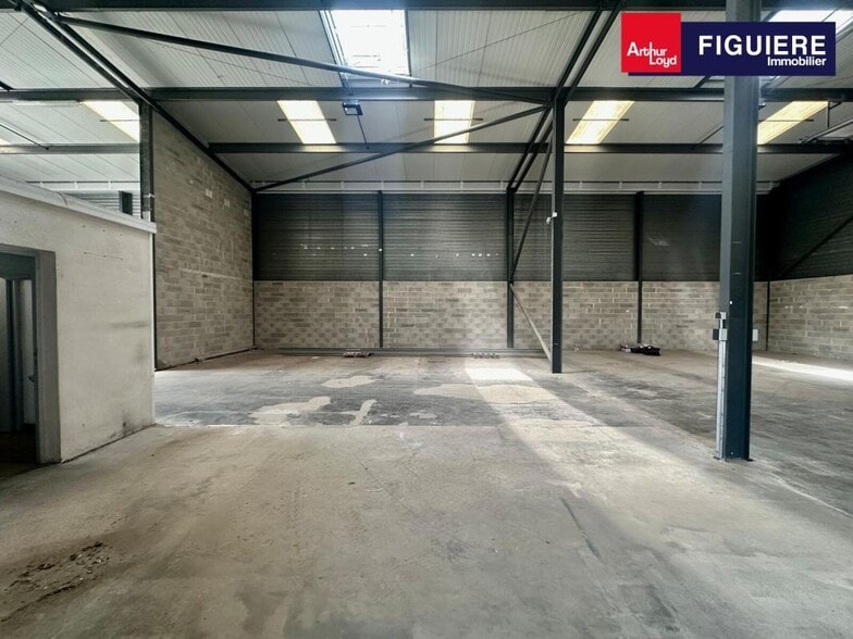 Flex in Aix-en-Provence for lease - Building Photo - Image 3 of 14