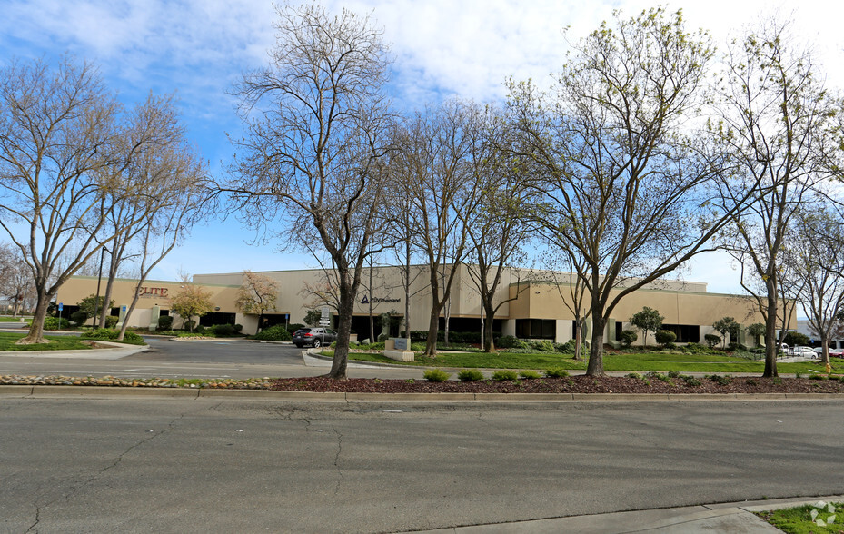 1279 Quarry Ln, Pleasanton, CA for lease - Primary Photo - Image 1 of 6