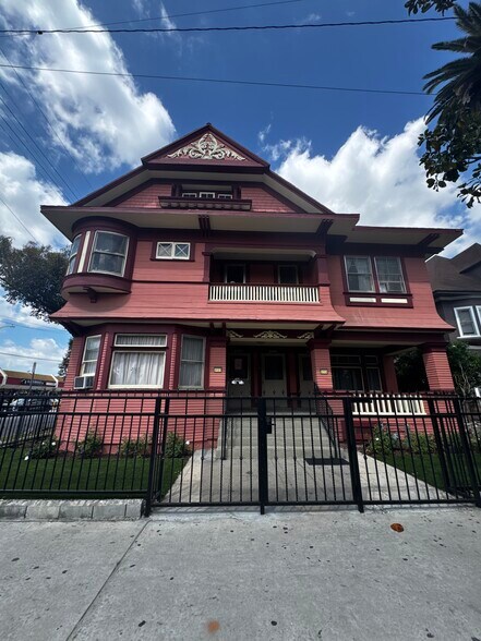 2119 S Union Ave, Los Angeles, CA à vendre - Photo du bâtiment - Image 2 de 7