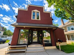 202 Main St, Hellertown, PA for lease Interior Photo- Image 1 of 14