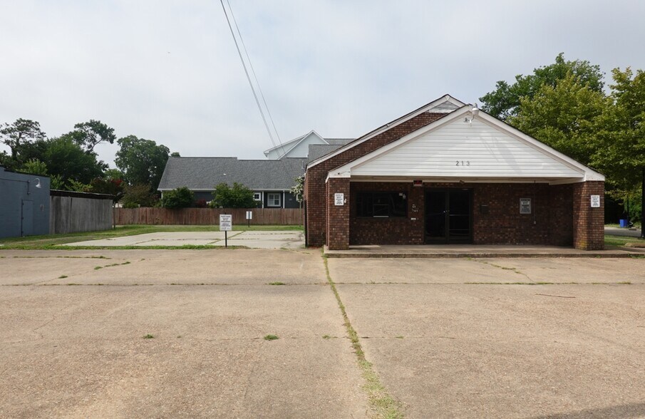 213 Buckroe Ave, Hampton, VA à vendre - Photo du bâtiment - Image 2 de 4