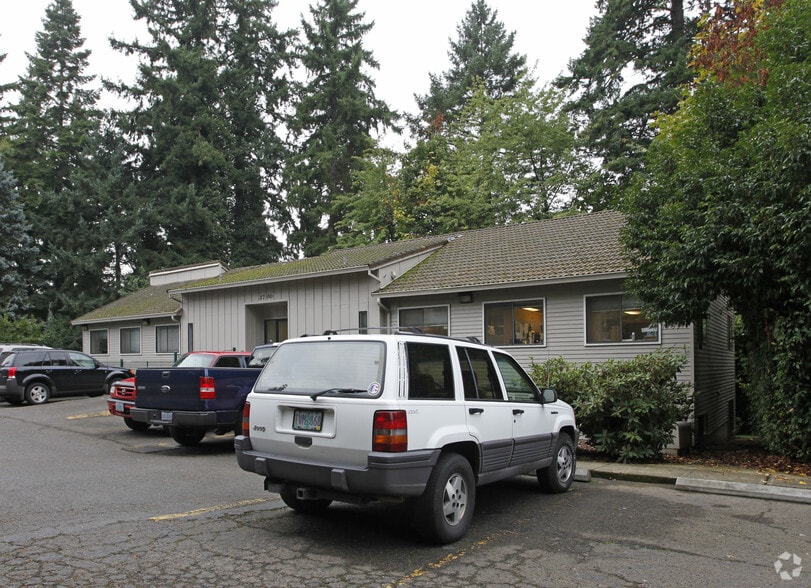 2700 SE Harrison St, Milwaukie, OR for sale - Building Photo - Image 3 of 3