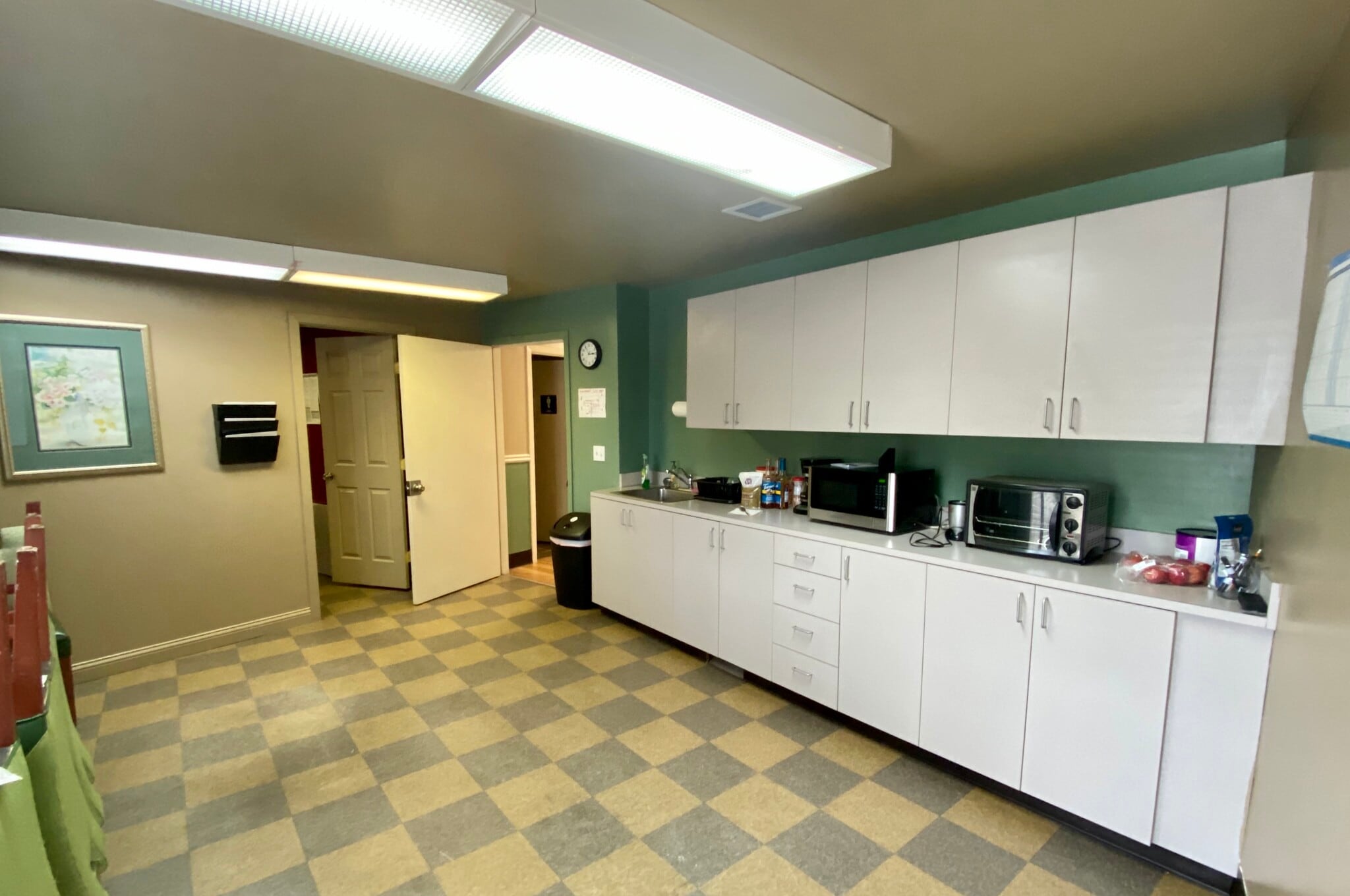 514 Auburn Way N, Auburn, WA for lease Interior Photo- Image 1 of 4