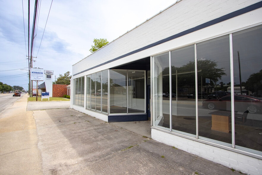 348 Broad St, Sumter, SC for lease - Building Photo - Image 2 of 10